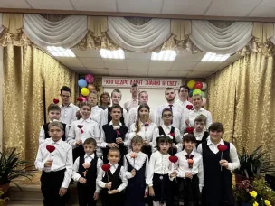 Праздничный концерт "Кто щедро дарит знания и свет"