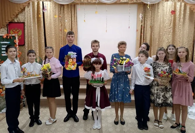 Конкурсно-игровая программа "Осени чудесные мгновенья"