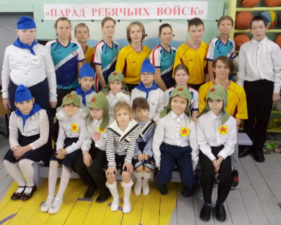 Парад ребячьих войск